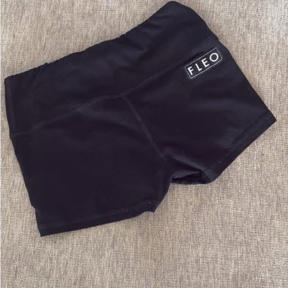 Fleo Women's Classic Black Athletic Shorts